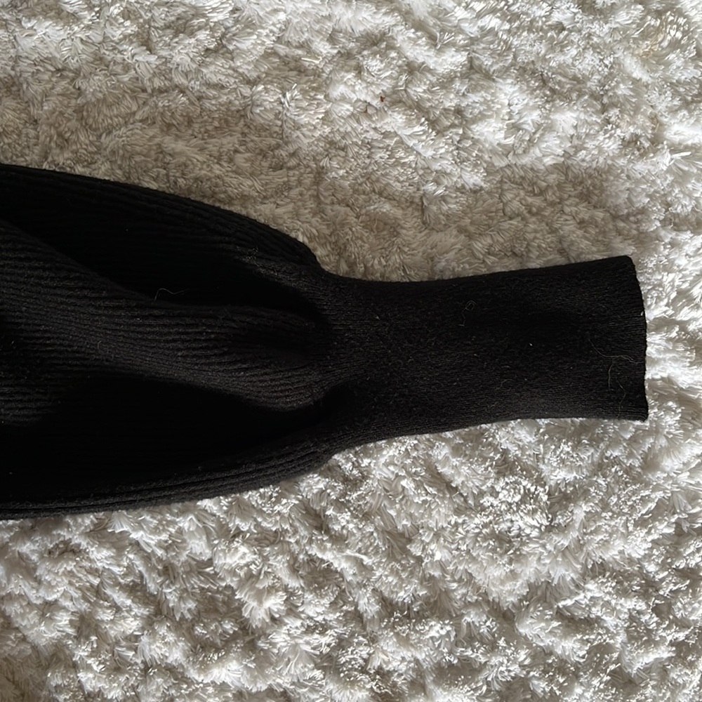 Staccato Dolman Cropped Sweater - Picture 6 of 8